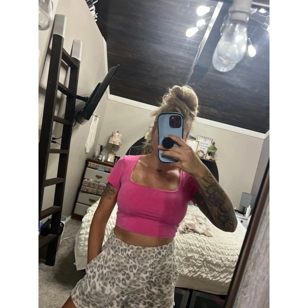 Offline by aerie pink cropped tee large